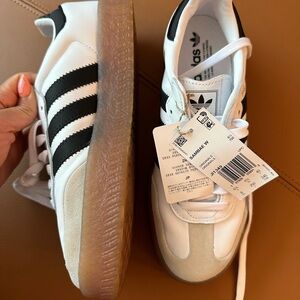 Adidas Sambae women’s size 8